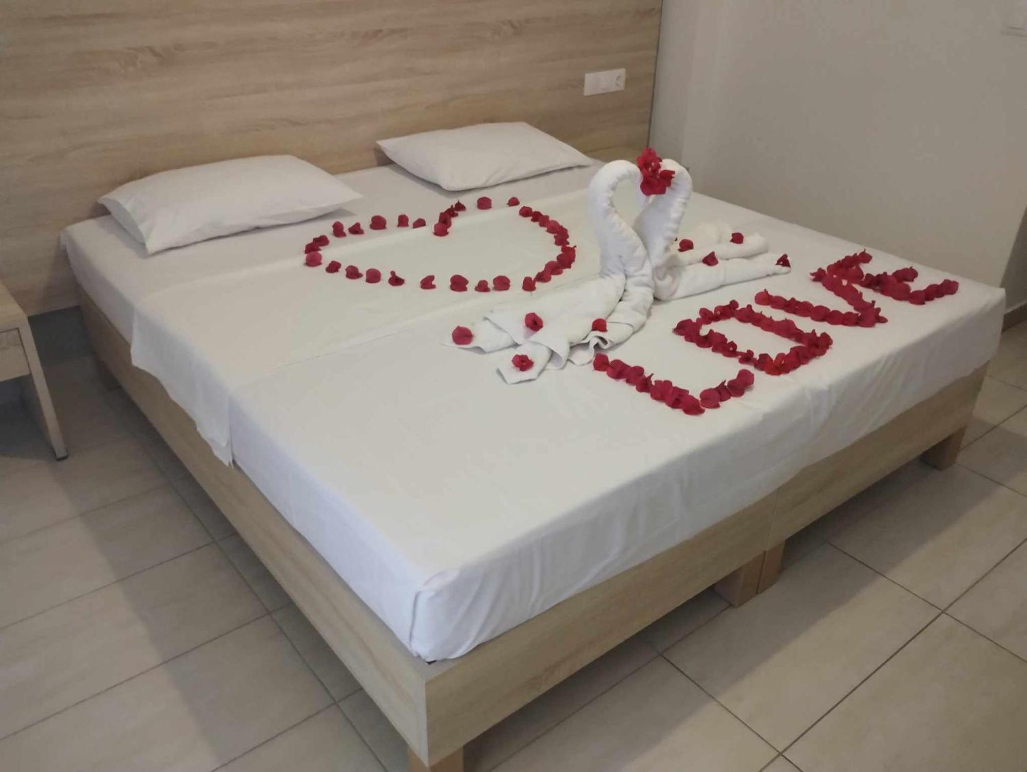 קאבוס Lefkimi Hotel מראה חיצוני תמונה