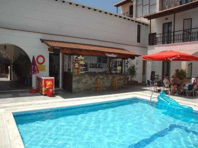 קאבוס Lefkimi Hotel מראה חיצוני תמונה