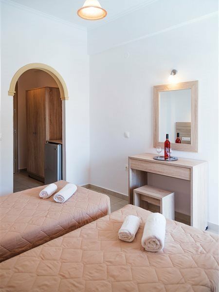 קאבוס Lefkimi Hotel מראה חיצוני תמונה